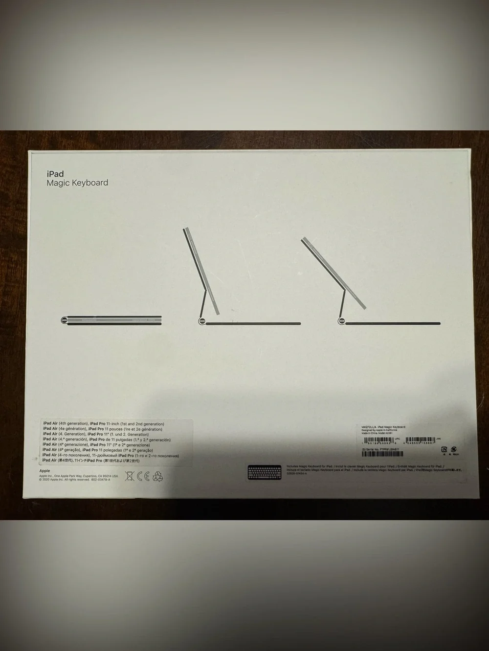 Apple iPad Air w/ Magic Keyboard (BUNDLE)